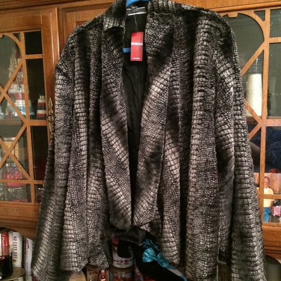 Avenue Jackets & Blazers - AVENUE FAUX FURRY CAPELET JACKET 30/32 NWT